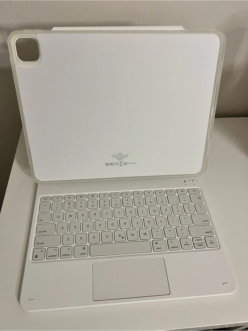 Esr magnetic keyboard
